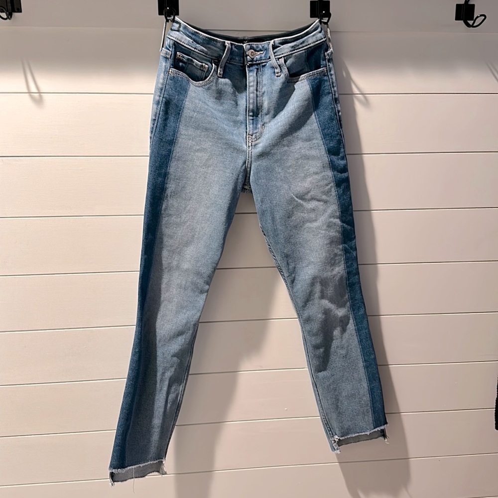 Hollister California size 5R